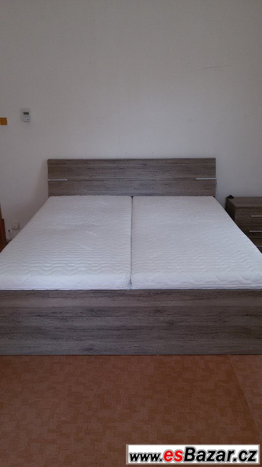 Manželská postel 180x200cm
