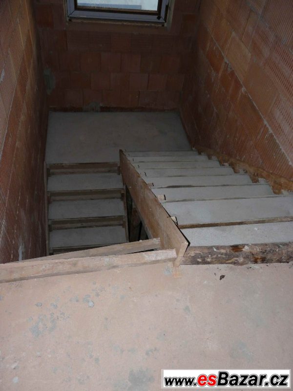 schody-dvouramenne-bedneni