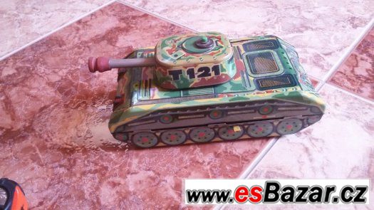 Celoplechový tank T121