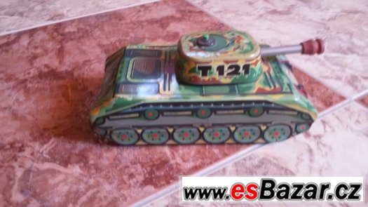 Celoplechový tank T121