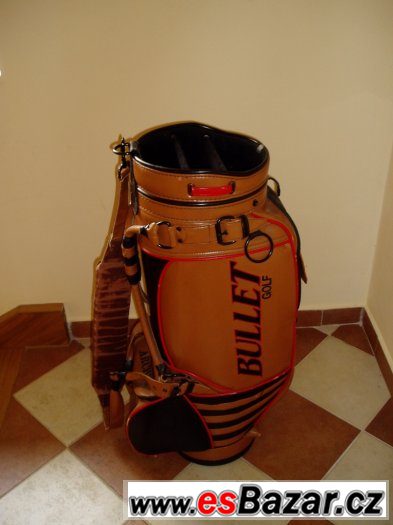 Starý zachovalý kožený bag na golf bullet