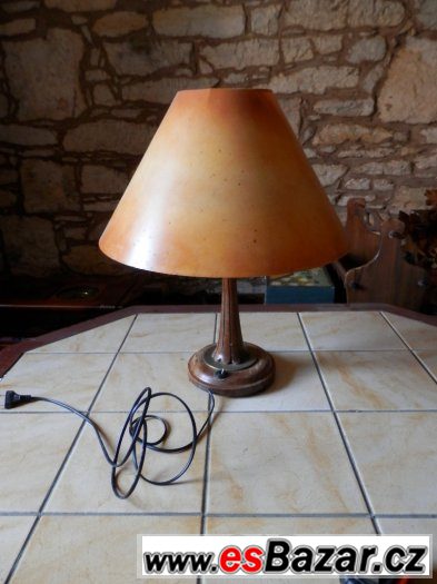 Starožitná lampička dřevěná