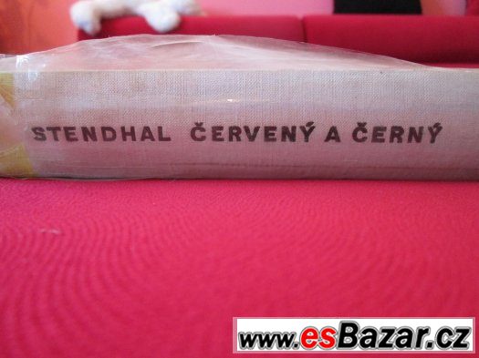 ČERVENÝ A ČERNÝ STENDHAL