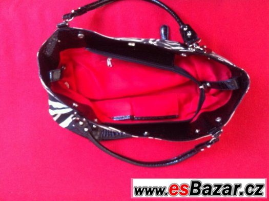 ED HARDY orig. dámská kabelka z USA PC 4390 kč ED HARDY orig. dámská kabelka z USA PC 4390 kč