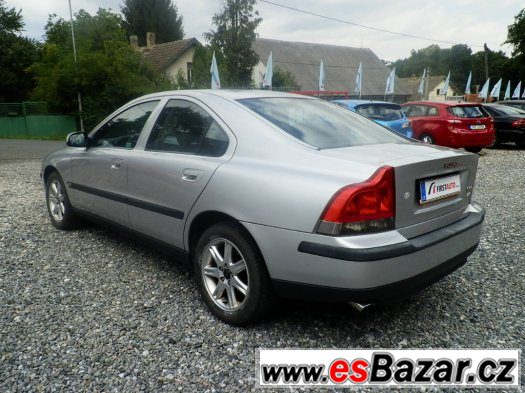 VOLVO S60 2.5 T  154KW 4X4 ČR,KLIMA,KUŽE