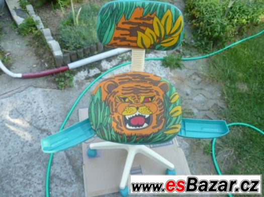Dětská židle SPĚCHÁ