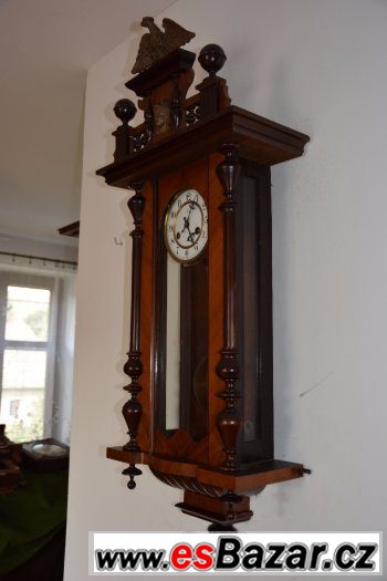 Starožitné řezbované hodiny Junghans s orlicí r 1910
