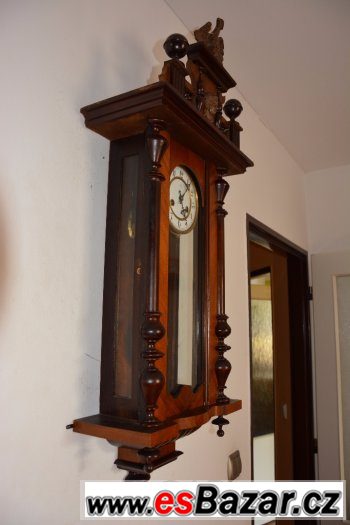 Starožitné řezbované hodiny Junghans s orlicí r 1910