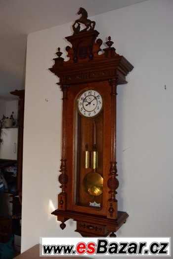 Starožitné 2-závažové hodiny Gustav Becker s koněm r1887