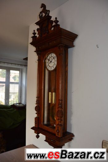 Starožitné 2-závažové hodiny Gustav Becker s koněm r1887
