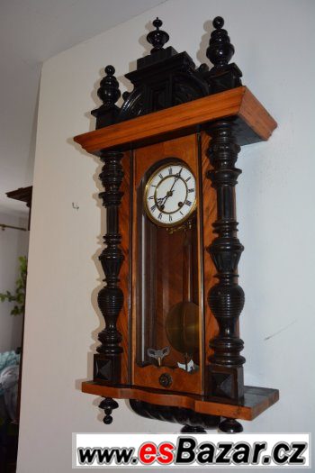 Starožitné řezbované hodiny Fabrik Marke, rok 1890