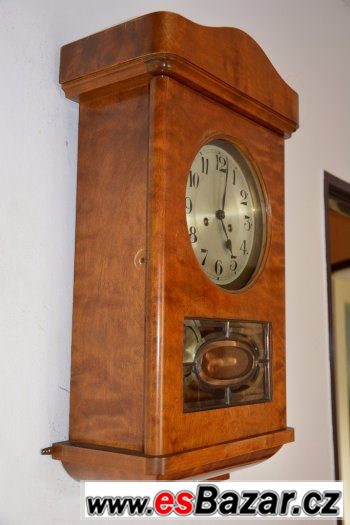 Starožitné skříňové hodiny Gustav Becker, rok 1915