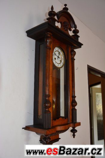 Starožitné řezbované hodiny Junghans, r 1915