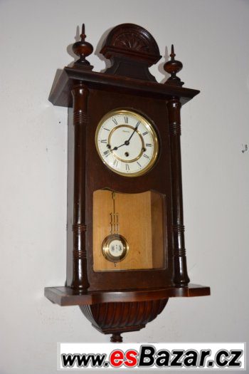 Rustikální řezbované hodiny Hermle - čtvrtky
