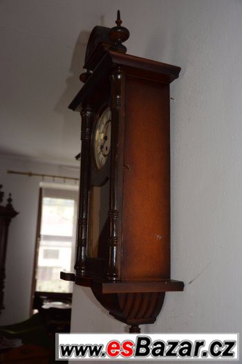 Rustikální řezbované hodiny Hermle - čtvrtky