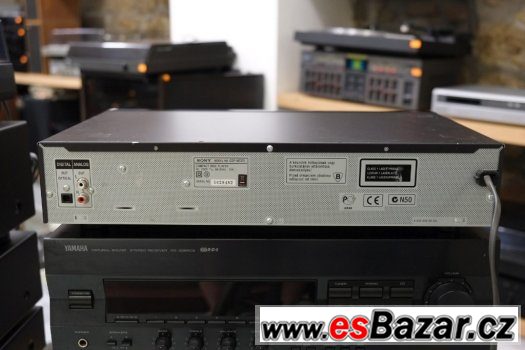 CD Player SONY CDP-XE370 / Jako nový / Dálkové Ovládání