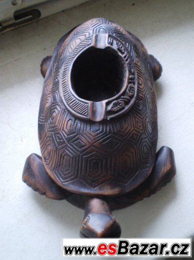 Dřevěná želva - popelník