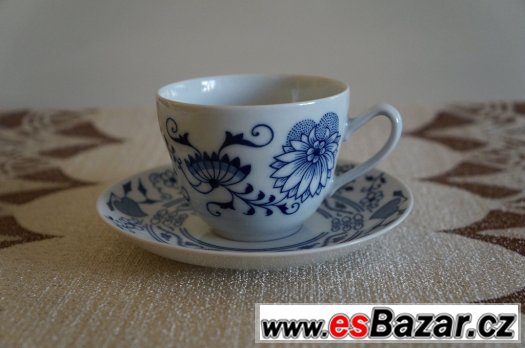 Porcelánový moka hrníček s podšálkem ve stylu 