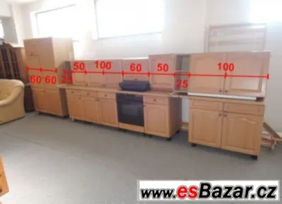 Rustikální kuchyňská linka z masivu 5,3 metru