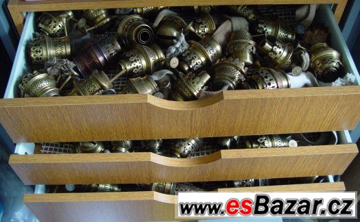 petrolejova-lampa-mosazne-horaky-drzaky-knoty-cylindry