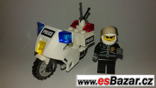 LEGO 7235-1: Police Motorcycle, policejní motorka