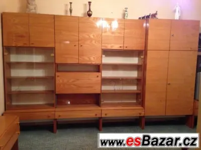 Starší retro velká leštěná obývací stěna + 2 stolky se zásuv