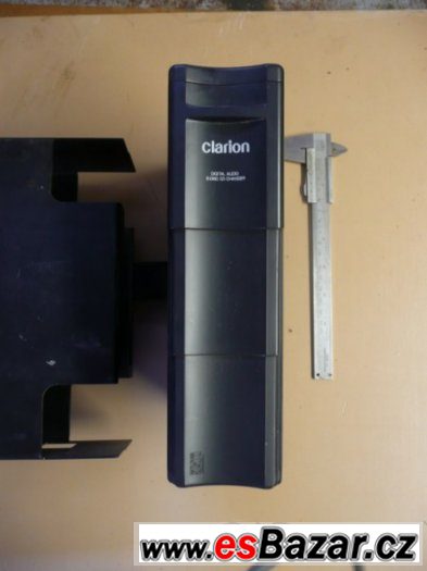 Značkový měnič na 6 CD Clarion, typ 6DISC Magazine C