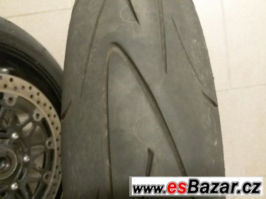 pneu 120 / 70 r17