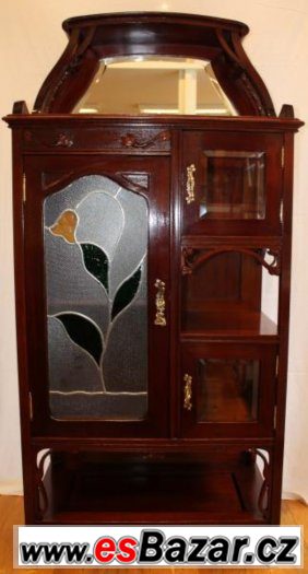 mahagonová secesní skříňka s vitráží 1900