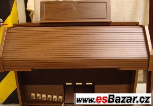 Elektronické varhany s pedály a s lavicí značky Viscount III