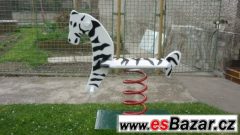 Zahradní houpačka, zebra