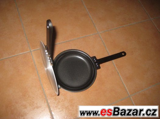 teflon-panvicka-na-testo