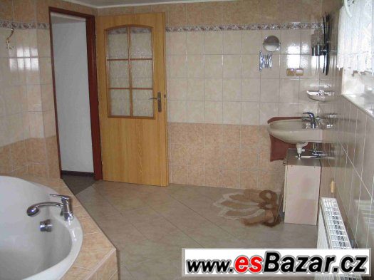 Dvougenerační rodinný dům 180 m2, zahrada 876m2