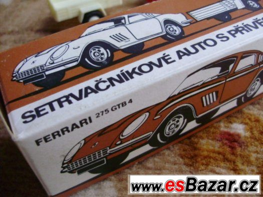 Ferrari s vlekem - setrvačníkové autíčko