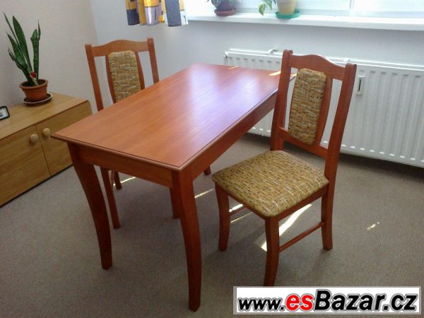 Kuchyňský stůl se 2 židlemi 