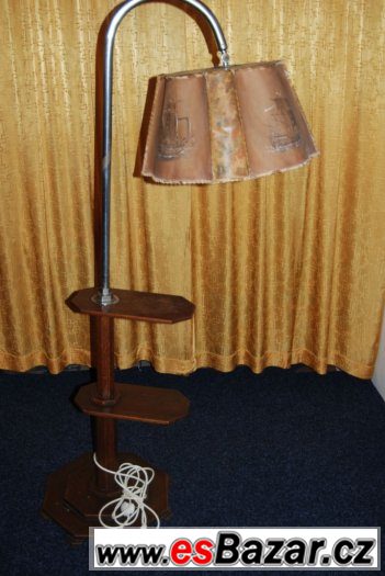 Starožitná celodřevěná lampa
