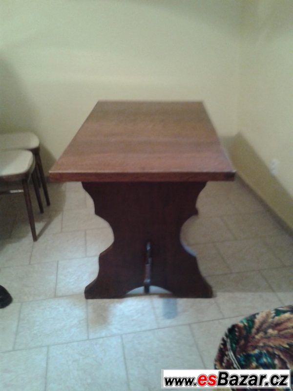 Pěkný starožitný stůl a lavice