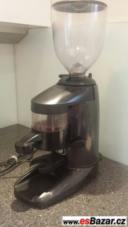 PROFESIONÁLNÍ dvoupákový kávovar