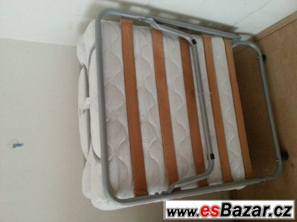 skládací postel s matrací