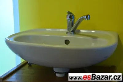 Koupelnové umyvadlo s baterií