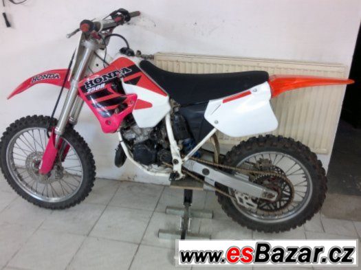 Honda CR 125 98 pěkný stav Honda CR 125 98 pěkný stav