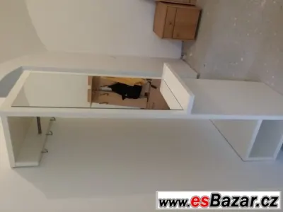 Dřevěný nabytek