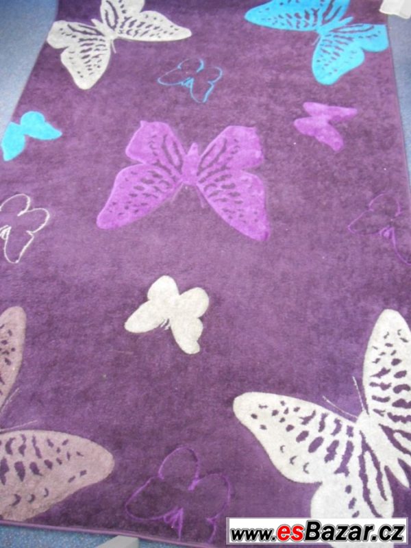 Fialový koberec s motýly 1,6x 2,3 m