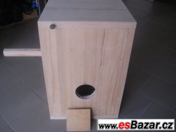 Budka pro žaky z dubového masivu Budka pro žaky z dubového masivu
