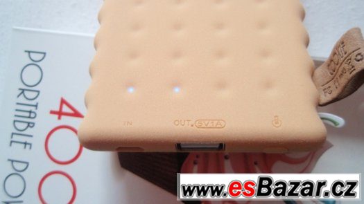 Externí baterie Power Banka 4000mAh pro mobil, pogumovaná