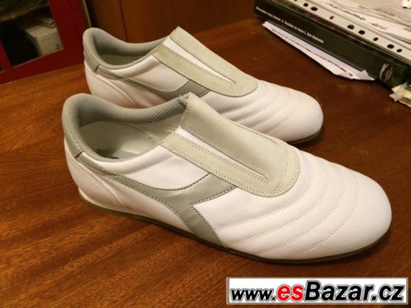 zcela-nove-boty-diadora-italska