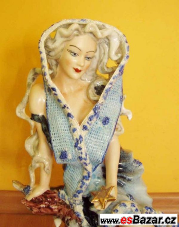 ZIMA porcelánová soška vysoká 405mm ZIMA porcelánová soška vysoká 405mm