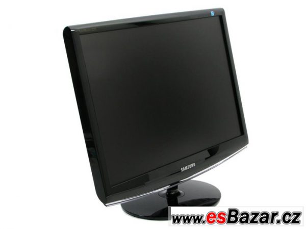 Komplet PC sestava vč. 22” LCD