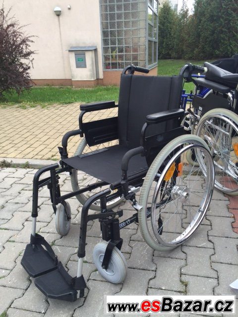 invalidni-vozik-odlehceny-skladaci