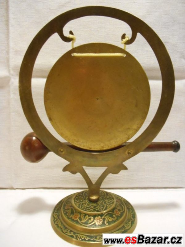 Indický zdobený mosazný gong